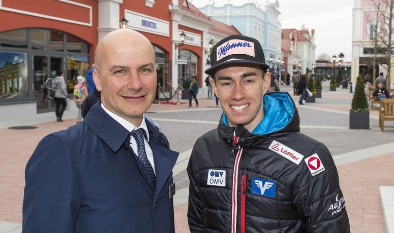 Mario Schwann, Center Manager McArthurGlen Designer Outlet Parndorf and Stefan Kraft, Austrian ski jumper and one of the sport's most successful contemporary athletes . Image: McArtghurGlen | Andreas Kolarik