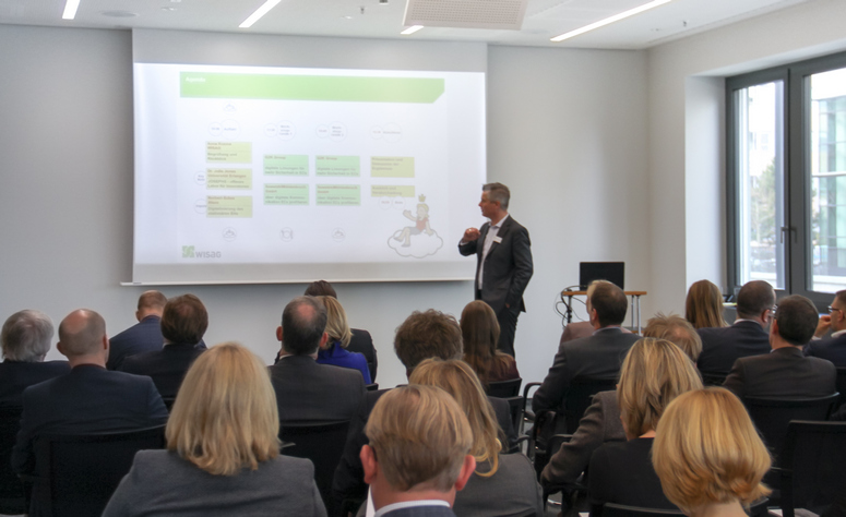 The innovation incubator was received enthusiastically once again in 2017. Bennet van Well, of the consulting company Metaplan, moderated the event. Image: Wisag