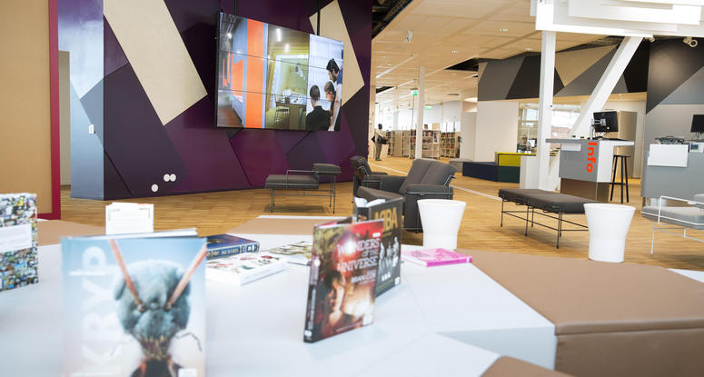 The second floor of Kista Galleria in Stockholm has a 2,800-sq-m library that welcomes around 750,000 visitors annually. Image: Citycon