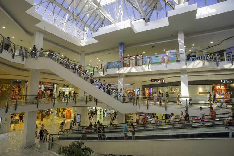 Big data and new metrics in shopping centers - ACROSS