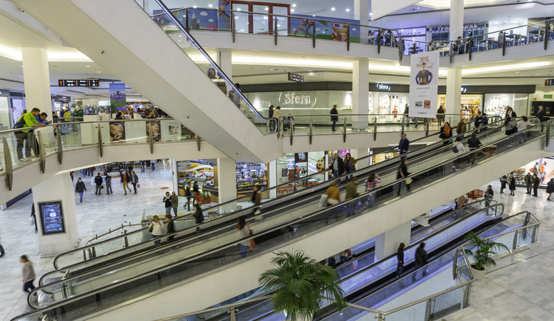 Big data and new metrics in shopping centers - ACROSS