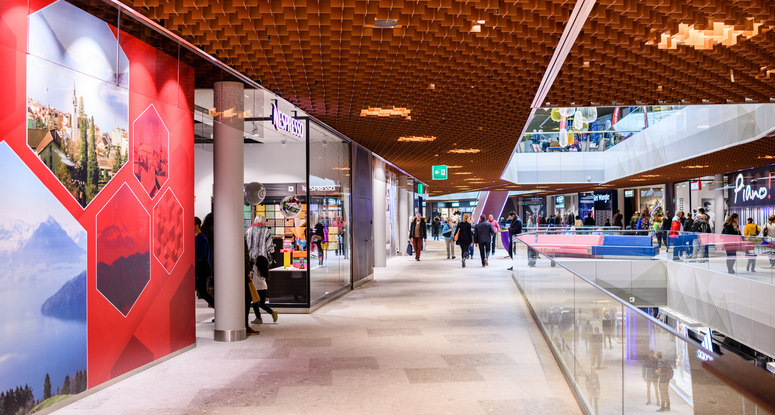 Nespresso decided to go with a pop-up store at the Mall of Switzerland.