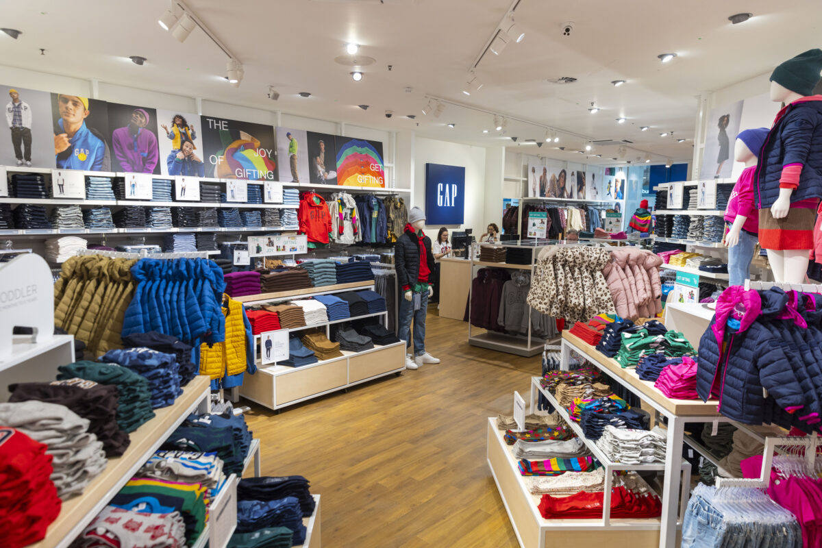 BRAEHEAD WELCOMES GAP TO CENTER - ACROSS