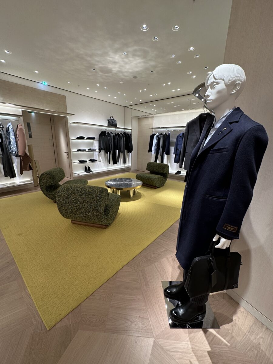 Louis Vuitton: Louis Vuitton Debuts New Store On Graben In Vienna