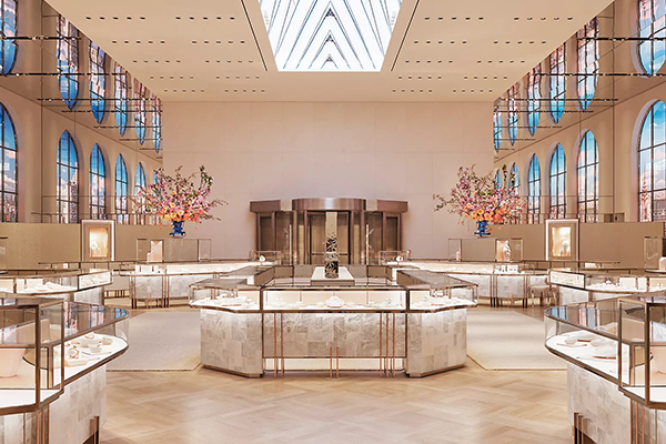 How Louis Vuitton Won Me Over with Experiential Retail (experience) 2023