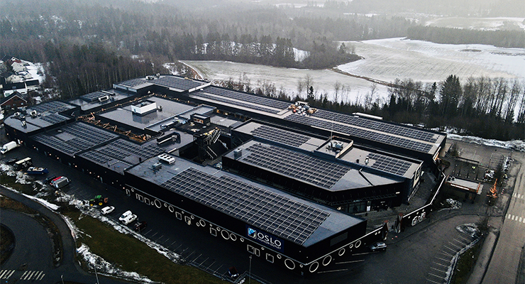Rooftop solar panels on Oslo Fashion Outlet /// credit: Bellier