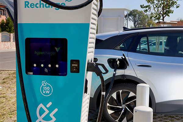 Shell Recharge charging station /// credit: Shell Deutschland GmbH