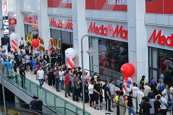 New MediaMarkt store at Inegöl Shopping Mall, Bursa, Turkey /// credit: Fiba CP