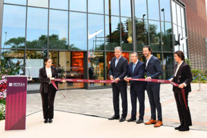 VIA Outlets officially opened the 4,000 sq m extension to its Sevilla Fashion Outlet. /// credit: Bellier