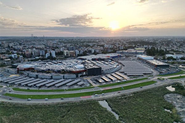 Promenada Craiova, Romania. /// credit: Bellier