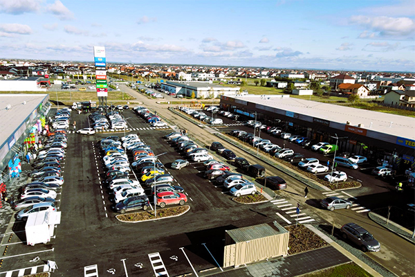 Scallier´s new retail park is located in Mosnita, Romania. /// credit: BCRG