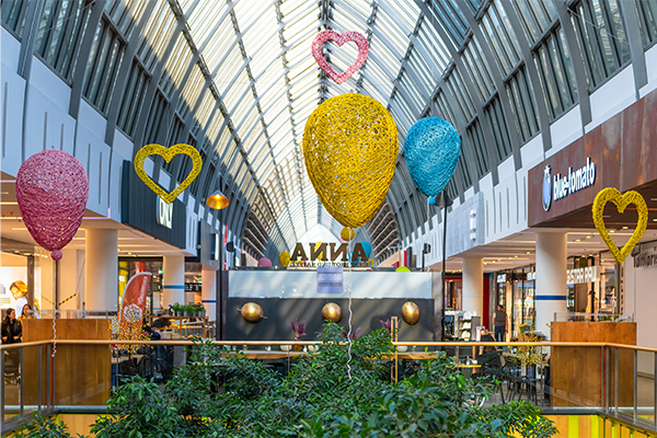 "Regensburg Arcaden" shopping center, Germany. /// credit: MK Illumination