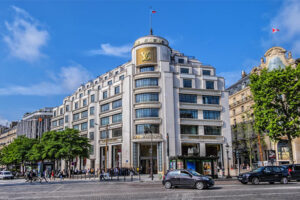 Maison Louis Vuitton, Champs Elysées. /// credit: Shutterstock