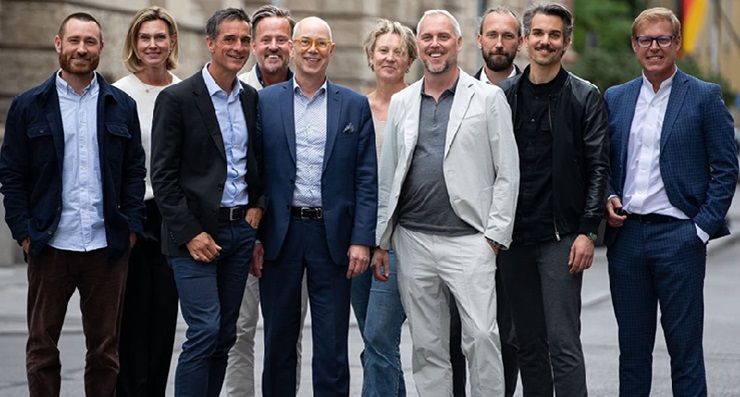 From left to right: Marco Schulz (Managing Partner, Elaboratum), Elin Kiw (Partner & Head of Communication, Eidra), Rainer Volland (Managing Partner, Elaboratum), Christer Björk (Partner & Head of Commercial, Eidra), Prof. Dr. Klaus Gutknecht (Founder, Elaboratum), Frida Lundh (Chief People & Culture Officer, Eidra), Mattias Olofssen (CEO, Eidra), Joachim Stalph (Managing Partner, Elaboratum), Dr. Philipp Spreer (Managing Partner, Elaboratum), Thorsten Harras (Managing Partner, Elaboratum). /// credit: Elaboratum