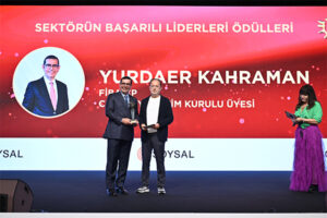 Yurdaer Kahraman, CEO and Board member of Fiba Commercial Properties, has been honored with the “Outstanding Industry Leader” award at Retail Days in Türkiye. /// credit: Fiba CP