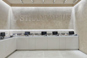 credit: Stradivarius