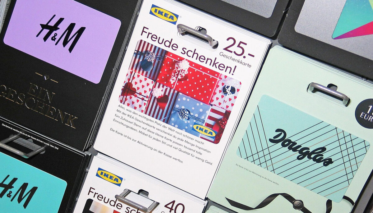 Gift cards are serious business. Shopping center operators and merchants should consider the differences.