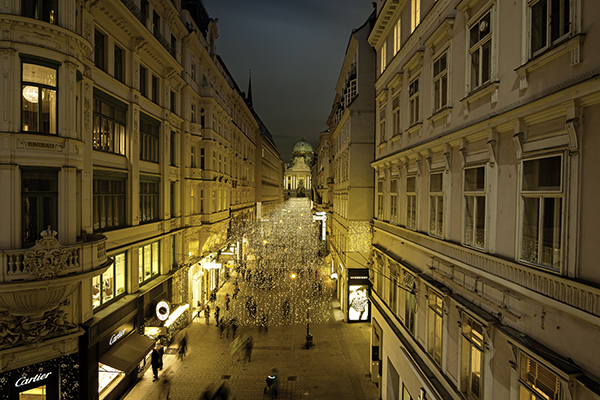 Christmas lights on the Kohlmarkt shopping street, Vienna | © Wien Tourismus