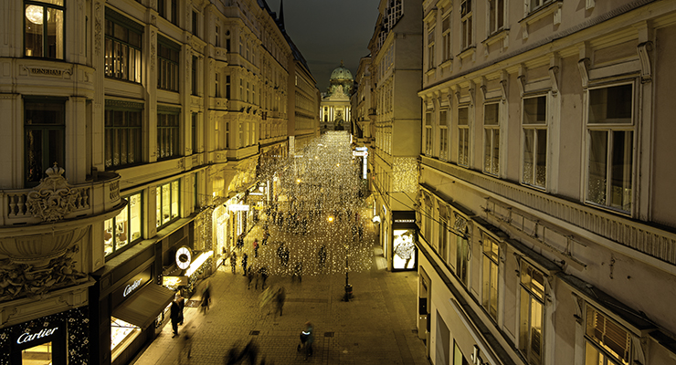 Christmas lights on the Kohlmarkt shopping street, Vienna | © Wien Tourismus