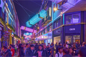 Carnaby Street lit by Christmas lights /// © CACI