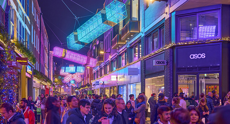 Carnaby Street lit by Christmas lights /// © CACI