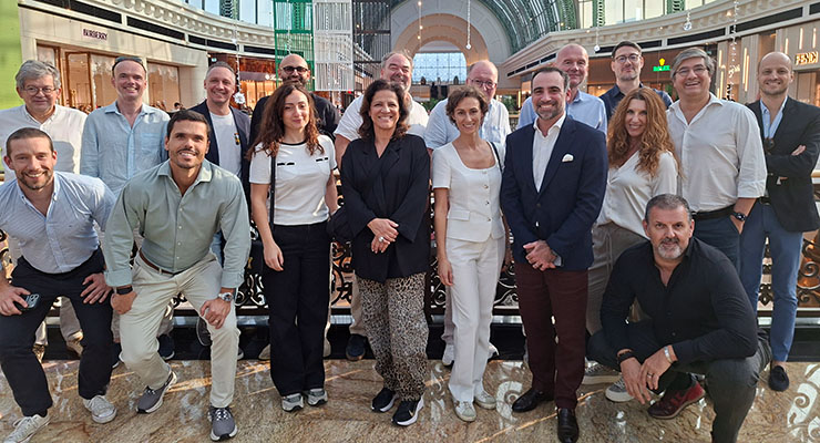 ACROSS Study Tour participants at Dubai Hills Mall | © ACROSS Peter Sempelmann