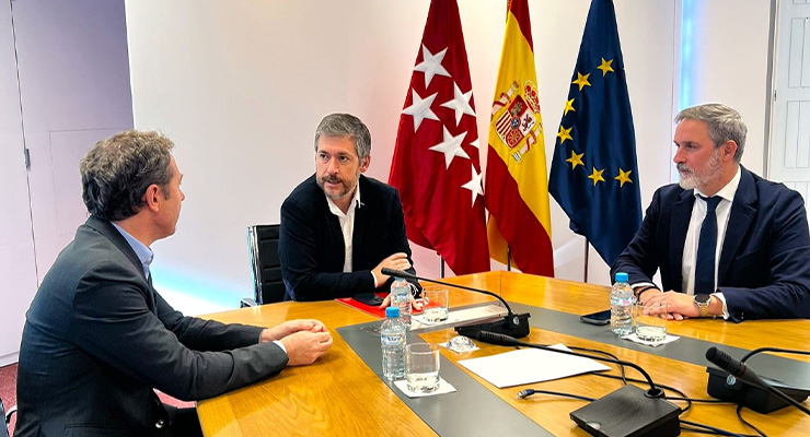 Juan Velayos, President of The District, Miguel Ángel García Martín, Minister of the Presidency, Justice and Local Administration of the Community of Madrid, and José María García Gómez, Deputy Minister /// © The District