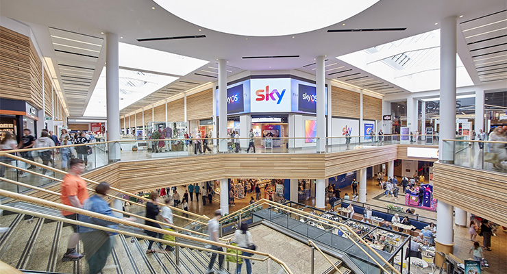 Inside the shopping destination /// © Meadowhall