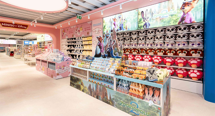 Inside Germany's largest MINISO store in Düsseldorf /// © MINISO